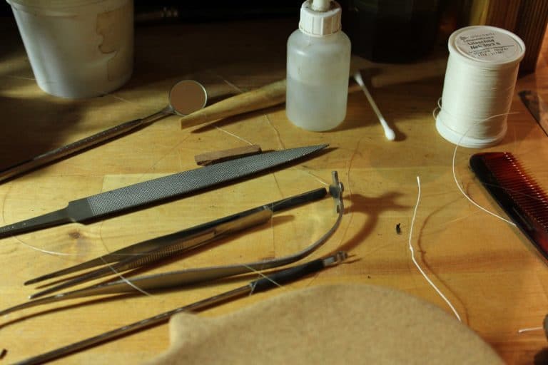 le métier de luthier et ses outils