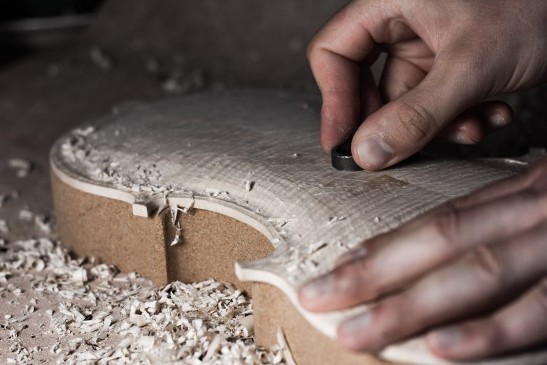 fabrication artisanale de violons