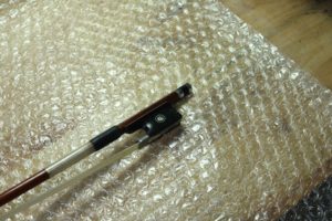 Envoyer son archet en toute sécurité dans du papier bulle
