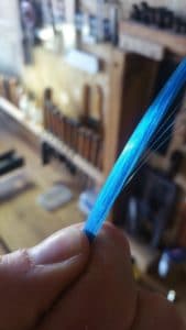 La sélection de la mèche Coruss est plus simple qu'avec le crin naturel.