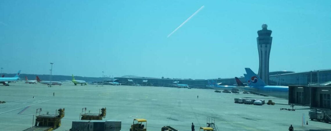 À l'aéroport avant la quarantaine en Corée