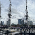 l'USS Constitution, baptisé par Georges Washington, est le plus vieux bateau militaire encore à flot.